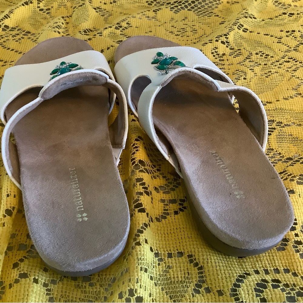 Naturalized white sandals size 9M - Picture 6 of 7